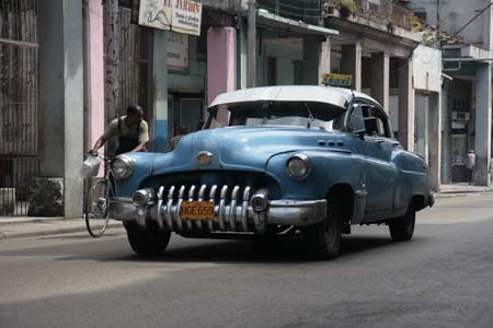 classic-cars-cuba-voitures-americaines-annees-50-photos-charles-guy-09
