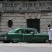 classic-cars-cuba-voitures-americaines-annees-50-photos-charles-guy-17 thumbnail