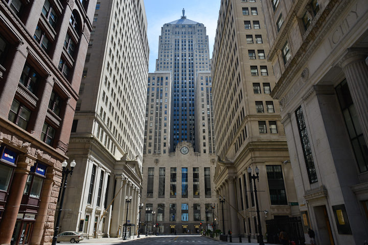 17-LaSalle-Avenue-Chicago-board-of-trade-photo-by-Charles-Guy-2